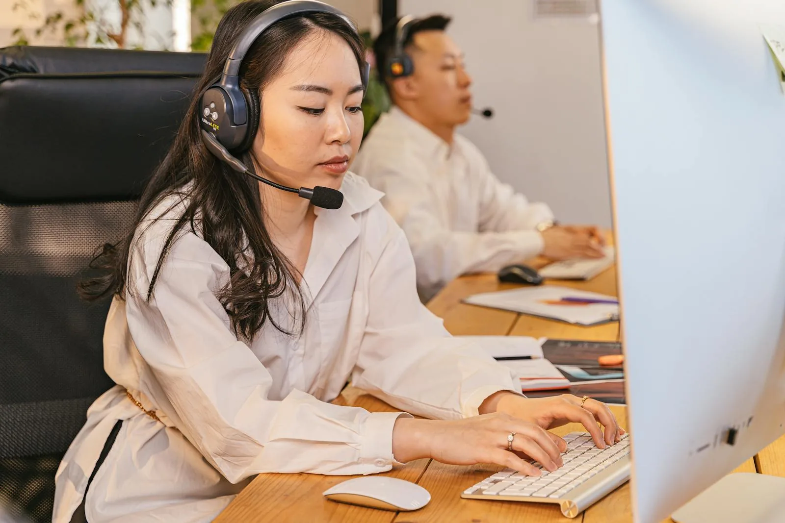 Recruiting support team handling candidate conversations